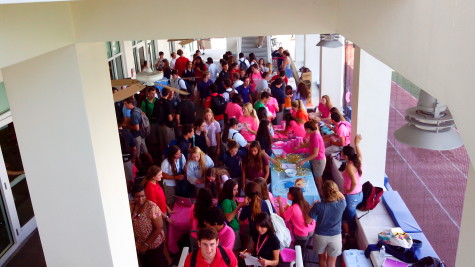 US Students visit various club tables